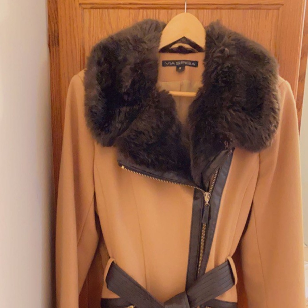 Woman's Via Spiga Coat Size 8